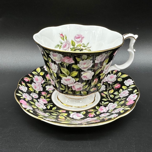 Royal Albert Merrie England Series Alton Tea Cup Saucer Set England Bone China - Picture 1 of 5